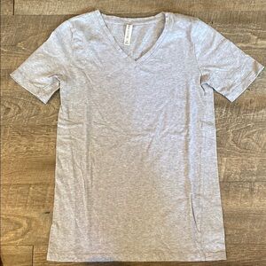 Zenana Outfitters Fitted Gray Short Sleeve T-Shirt